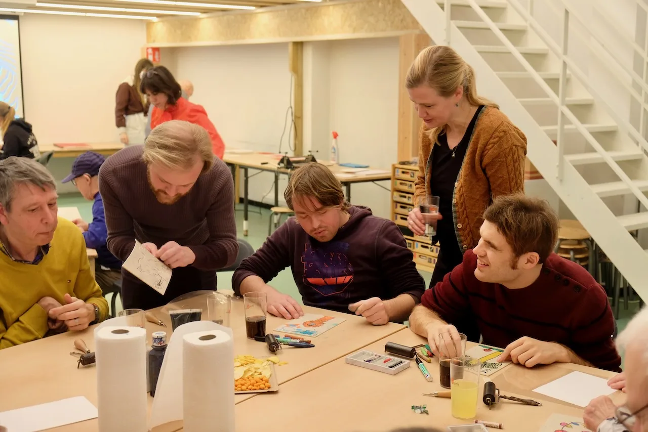 LABO DE LUX : Zwart met kleuren